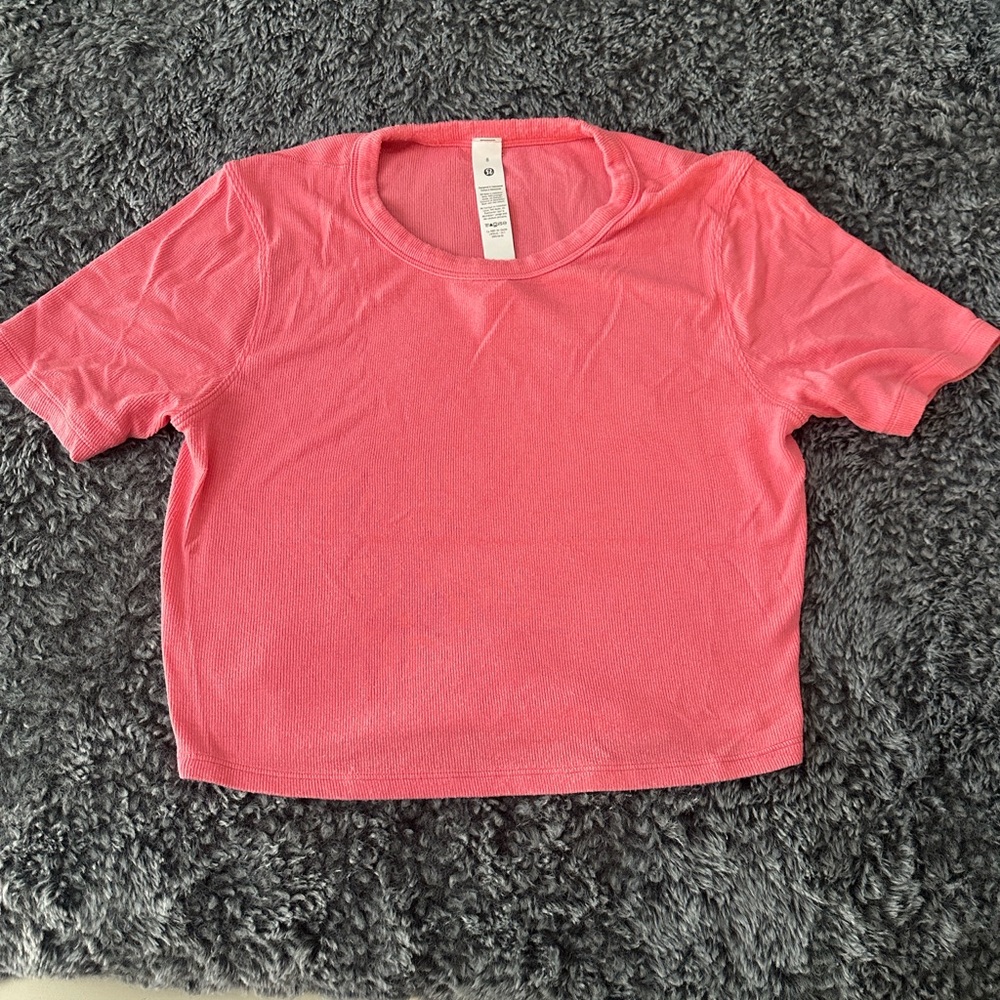 Lululemon crop tee